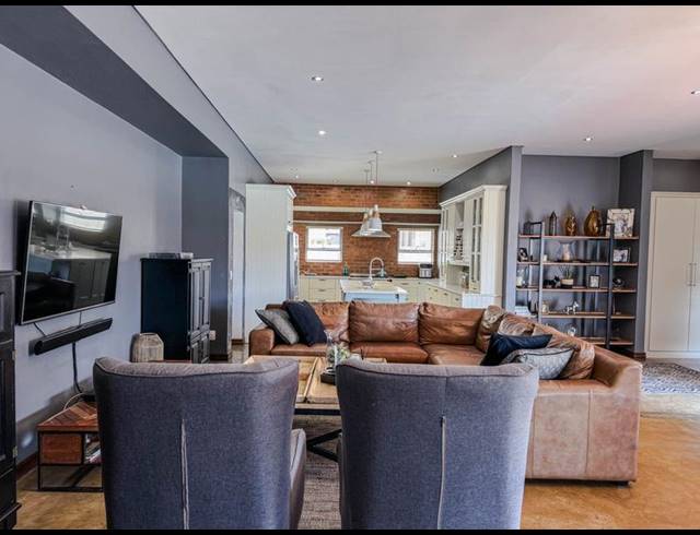 4 BEDROOM HOUSE FOR SALE IN MIDLANDS ESTATE